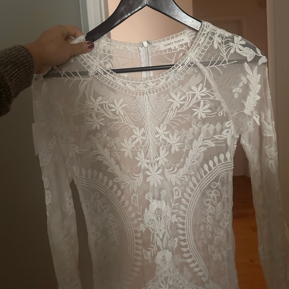 Beautiful Mesh White Dress - Picture 3 of 3